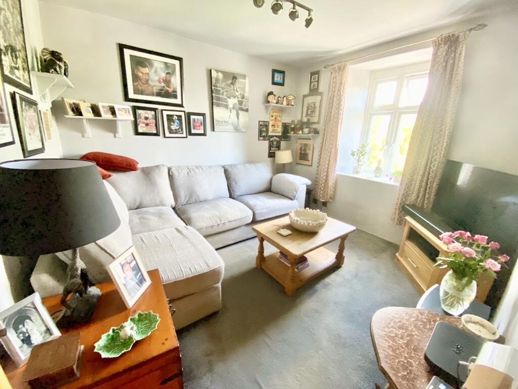 Apartment in Lyme Regis, Dorset - View 3