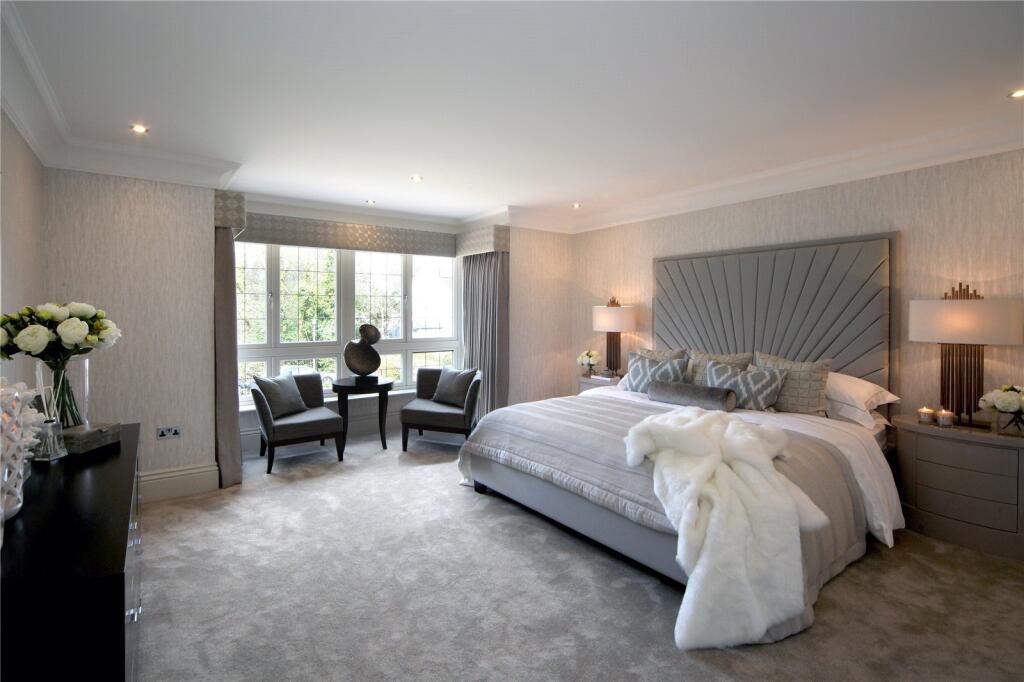 House in Slough - View 5