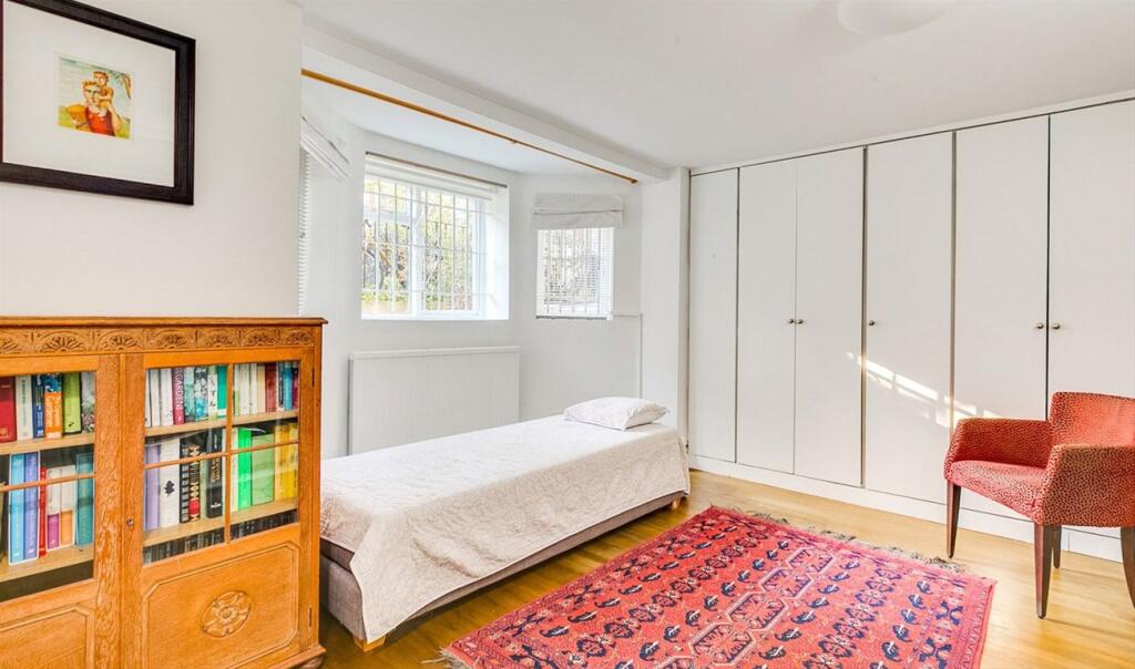 Apartment in London, Queen's Park - More