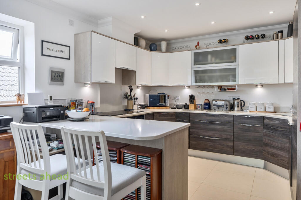 Apartment in Tandridge, Caterham-on-the-Hill - More