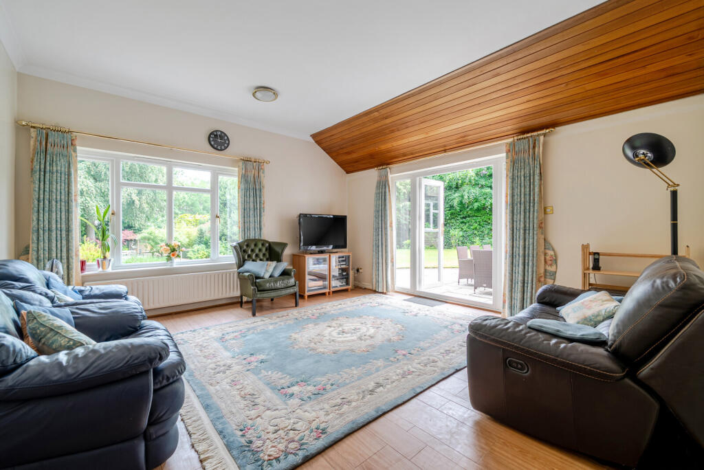 House in Elmbridge, Surrey - View 5