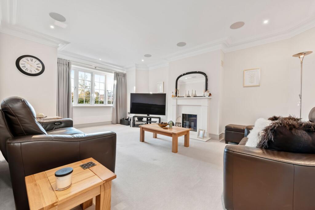 House in Slough - View 4