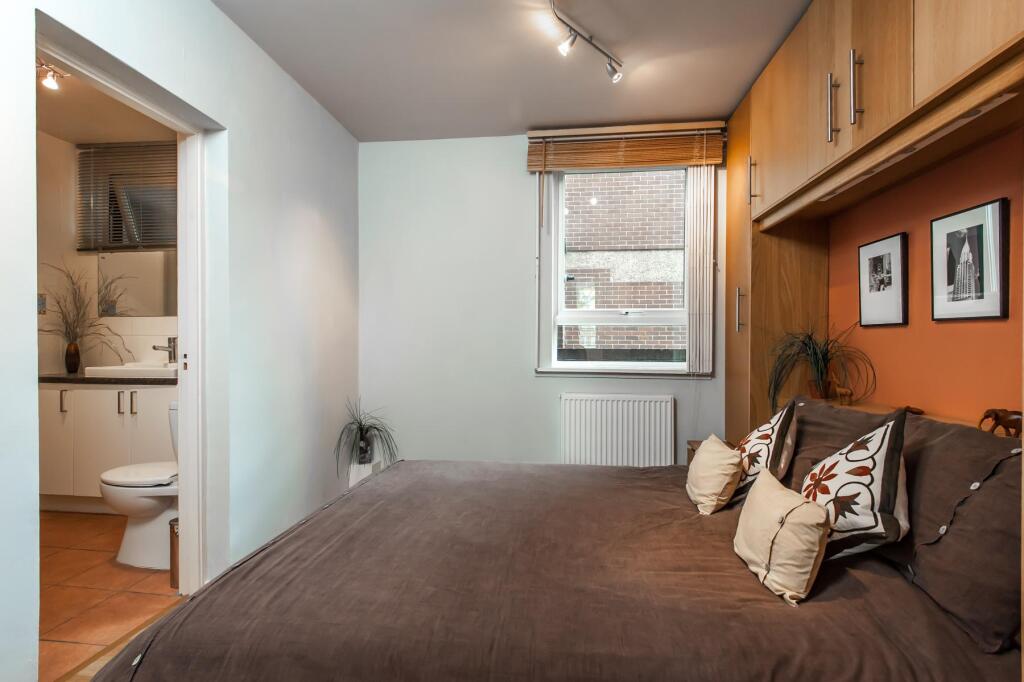 Apartment in London - More