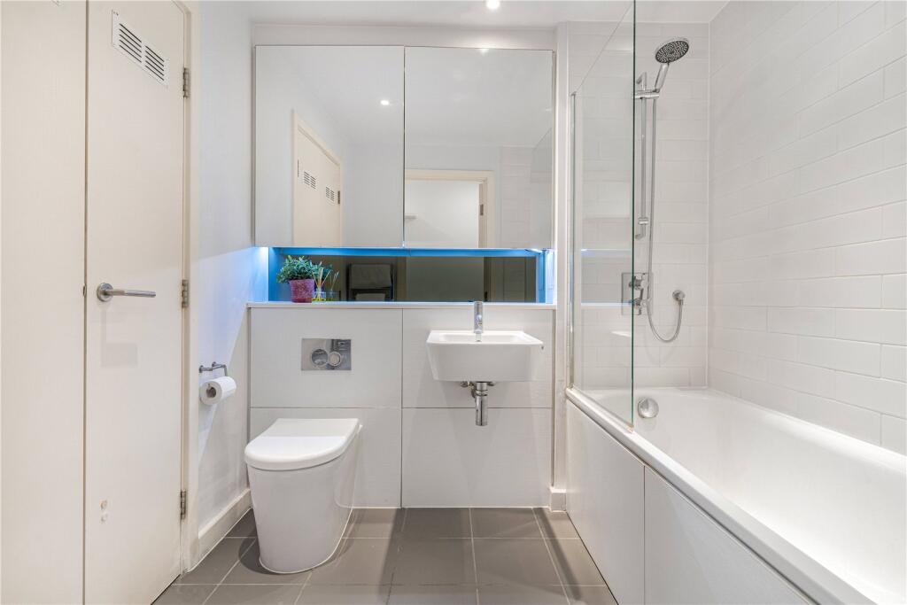 Apartment in London - View 5