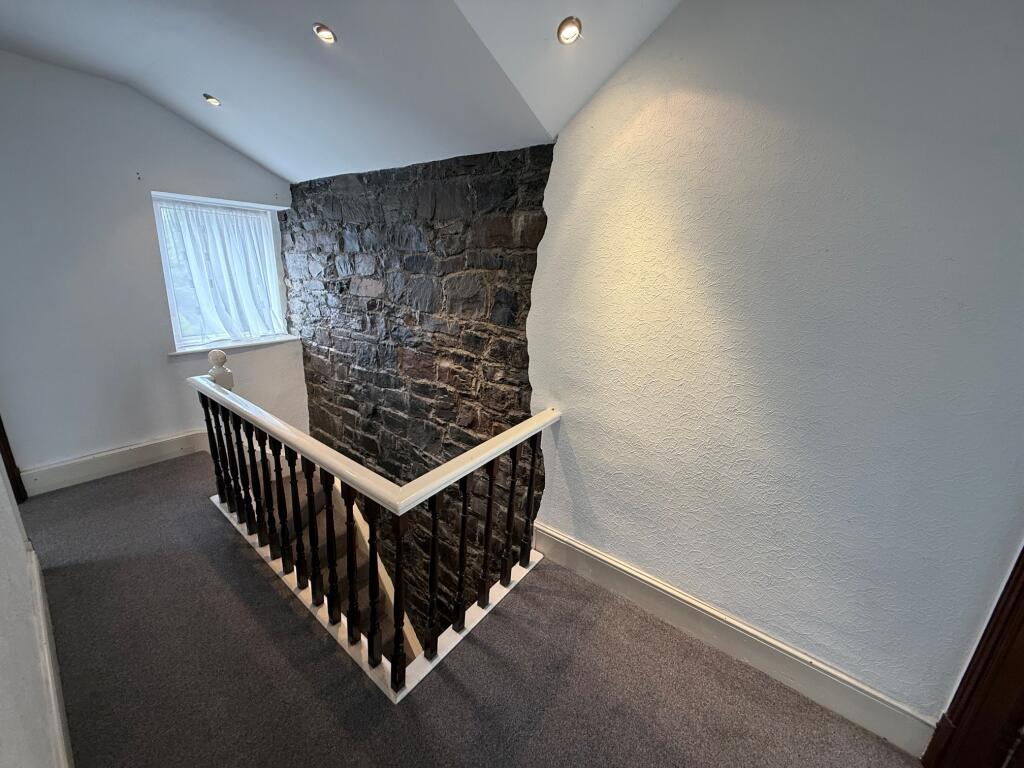 House in Gwauncaegurwen, Neath Port Talbot - View 5