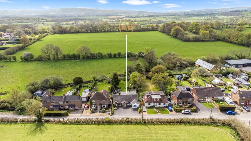 West End Lane, Henfield, BN5 photo 4