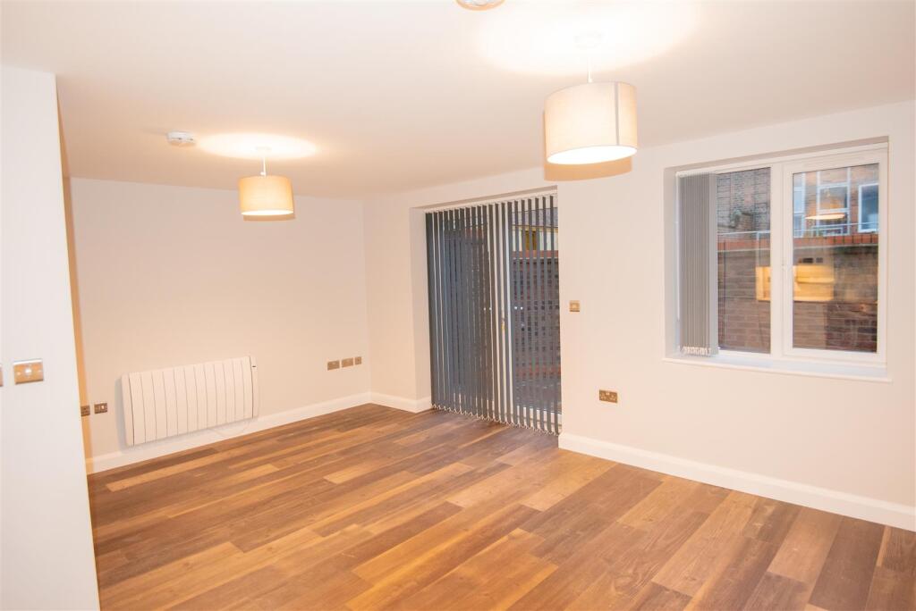 Apartment in York - View 2