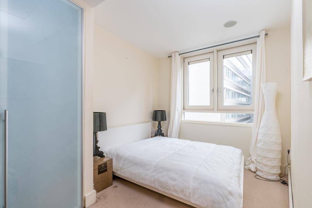 Apartment in London, Paddington - View 5
