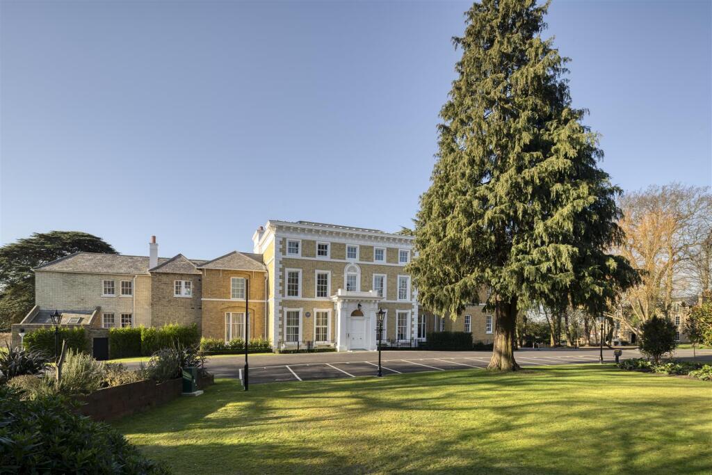 Main image of property: Lipton Close, London