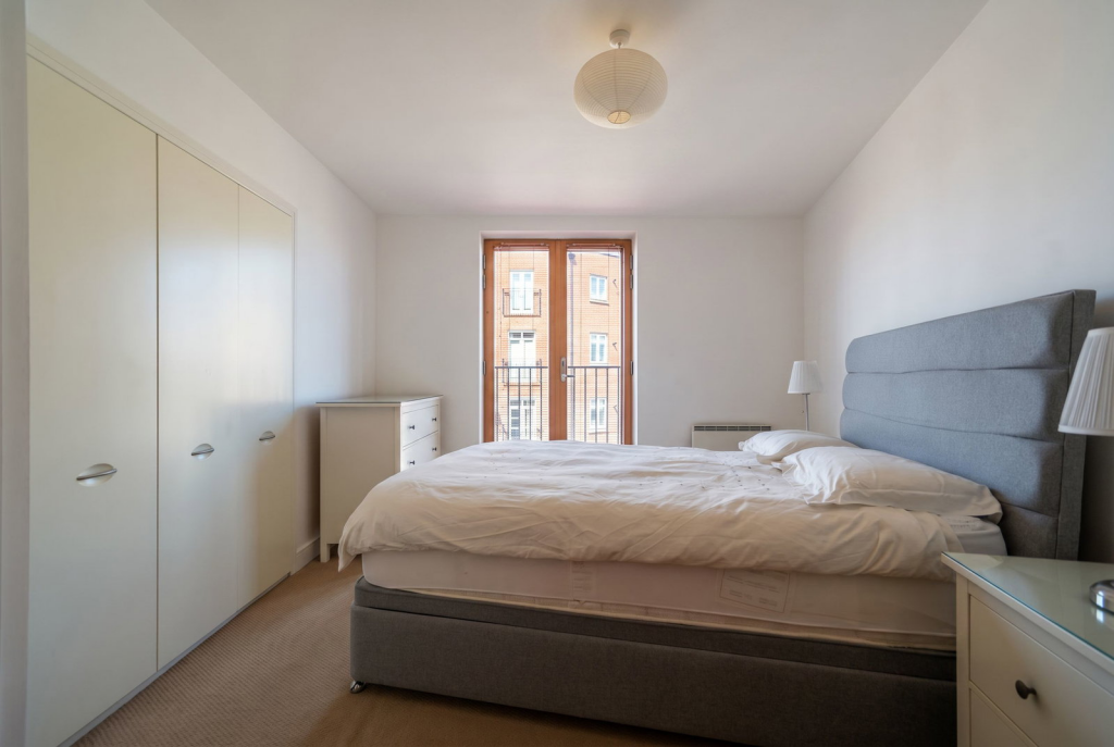 Apartment in Solihull, Dickens Heath - More