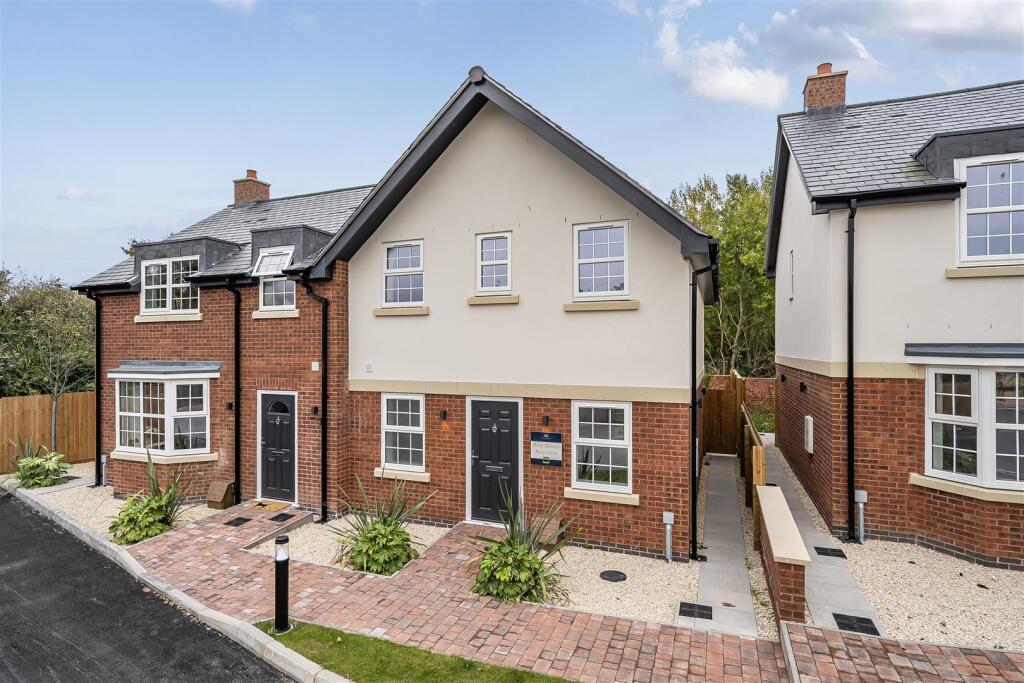 3-bed semi-detached on Scotland Street, Ellesmere., £270,000
