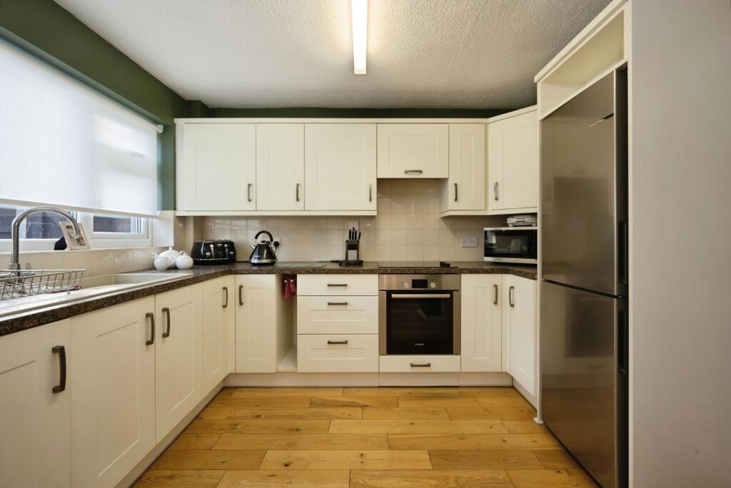 House in Milton Keynes, Bedford - View 4