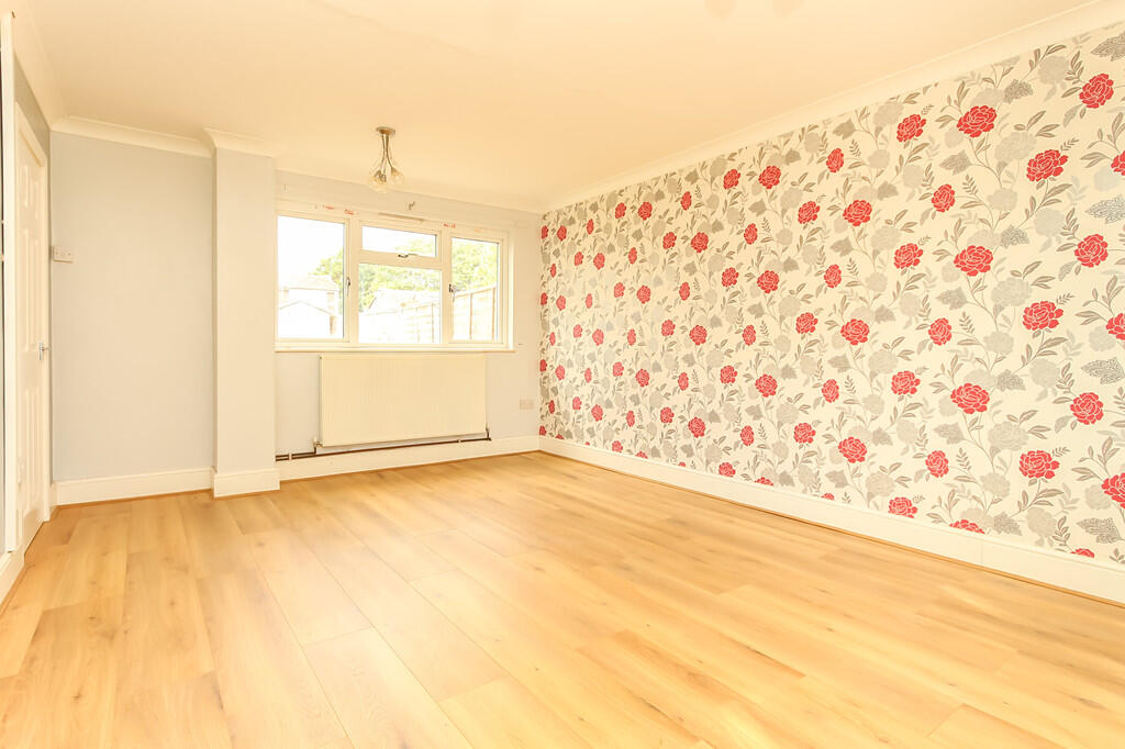 House in Northampton, Wellingborough - View 3