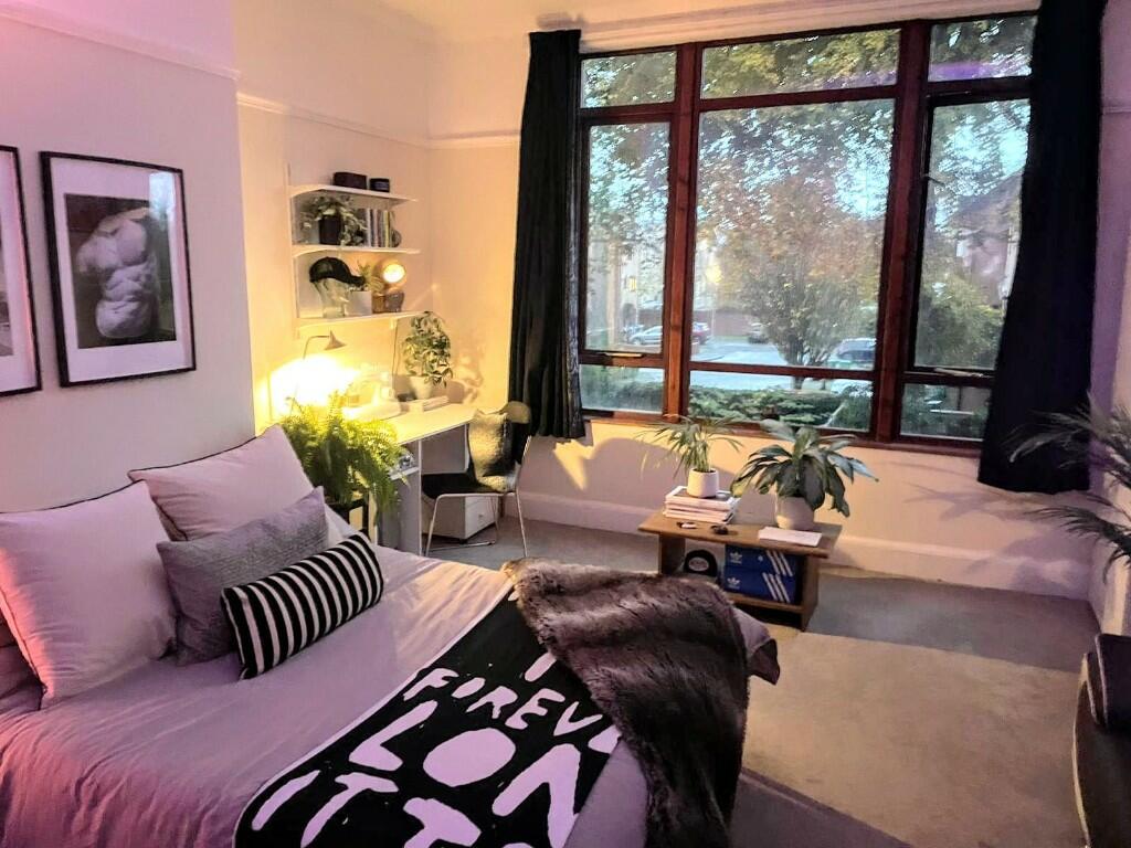 Main image of property: £180 pppw Bills Incl, Old Lansdowne Road, Manchester, M20