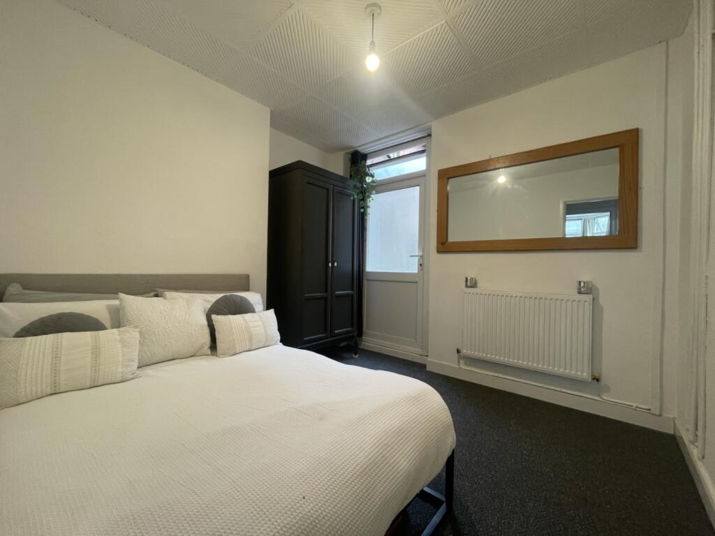 Apartment in Cardiff, Adamsdown - View 5