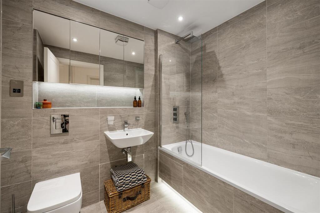 Apartment in London, Leytonstone - View 5