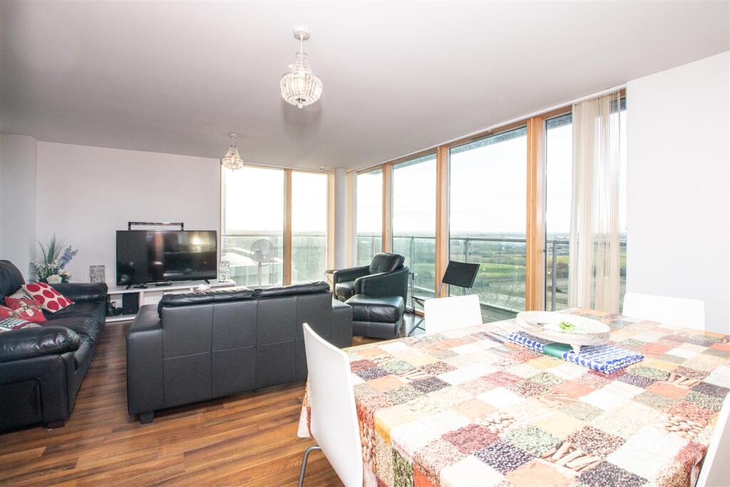 Apartment in Milton Keynes - More