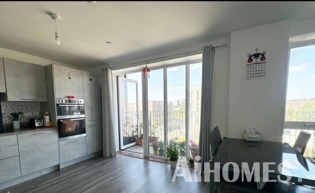 Modern 3B2B Apartment | Wharf Road | Chelmsford CM2| 10585WR photo 4