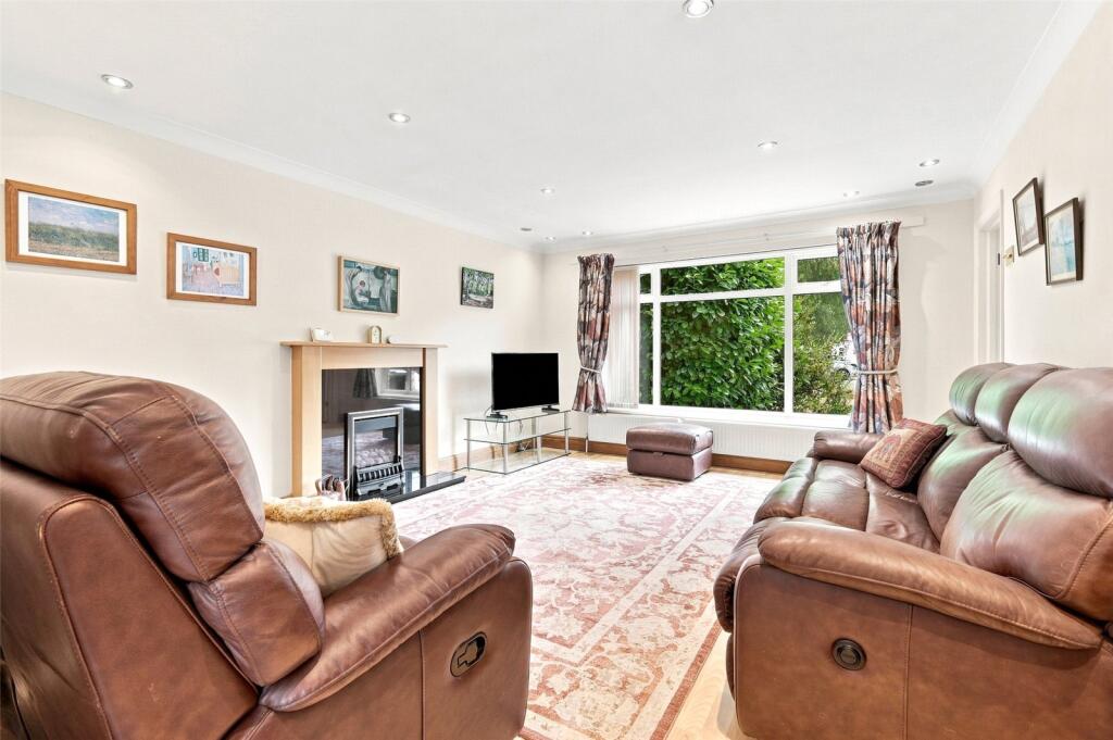House in Southend-on-Sea - More