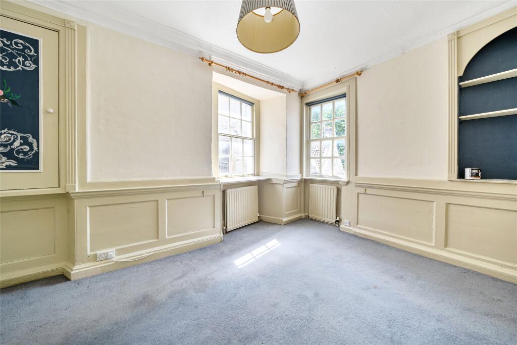 Apartment in Bath - More