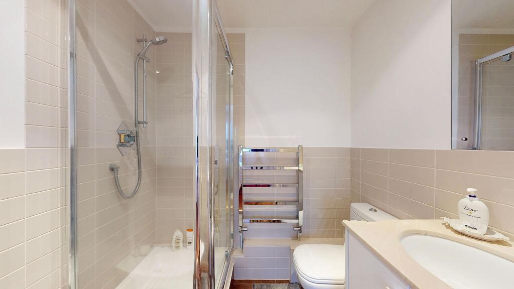 Apartment in Richmond, North Sheen - View 5