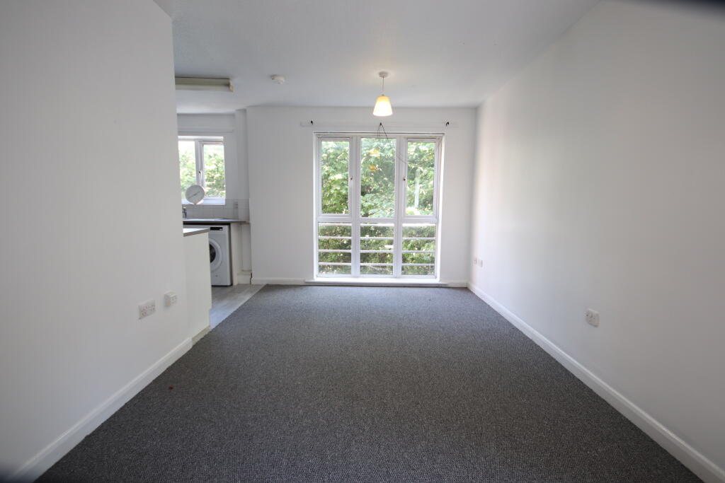 Apartment in Nottingham, Thorneywood, Sneinton - View 3