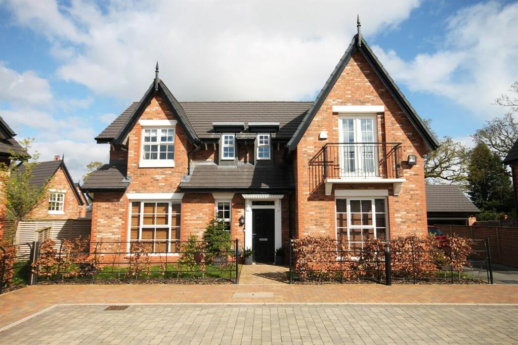 4-bed detached on Oak Tree Lane, Middlewich Road, Lower Peover, £925,000