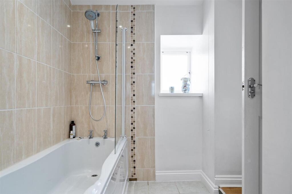 Apartment in Truro - View 5