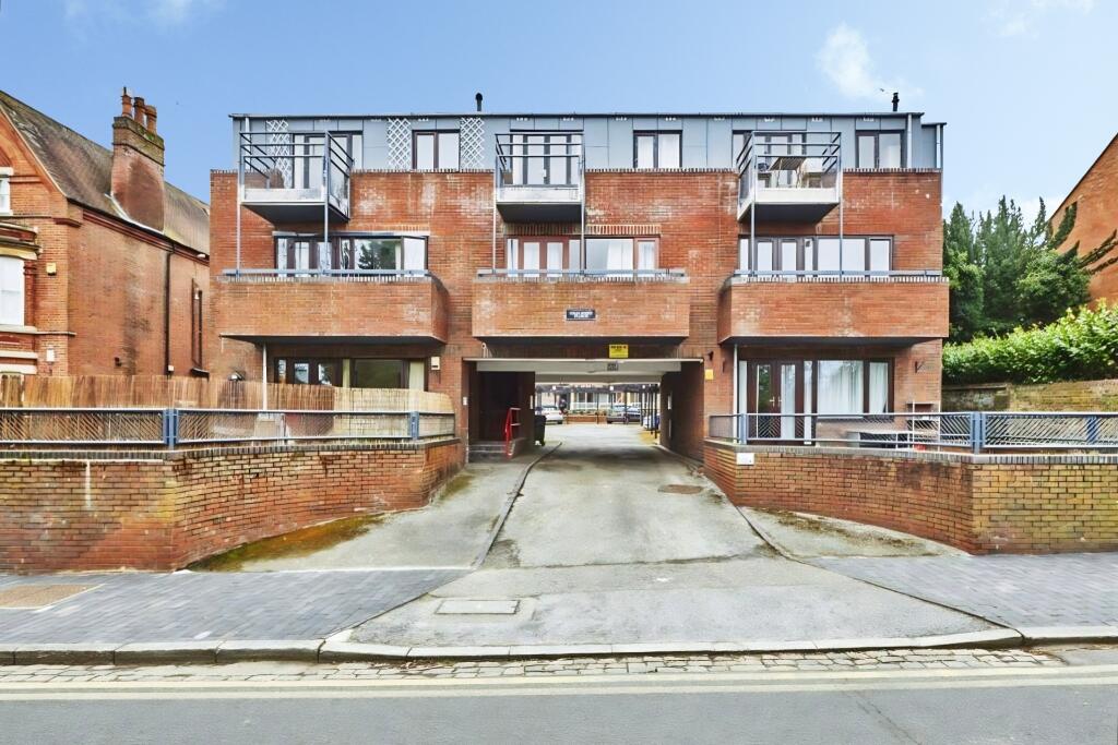Main image of property: Upper Lattimore Road, St Albans, AL1