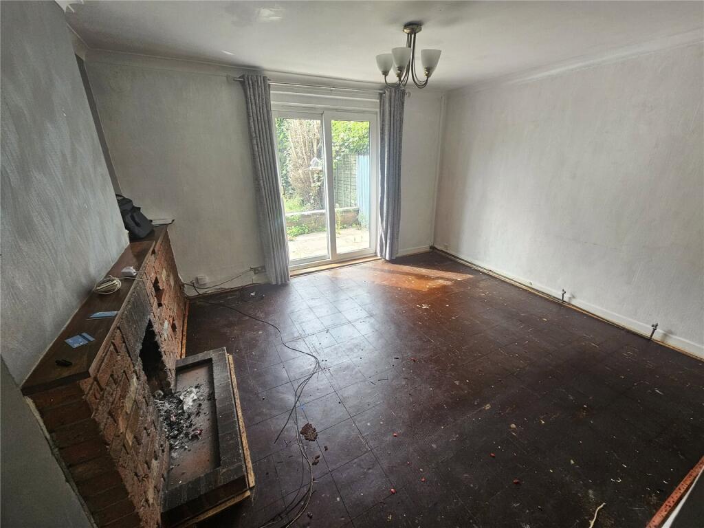 House in Wolverhampton, West Midlands - View 5