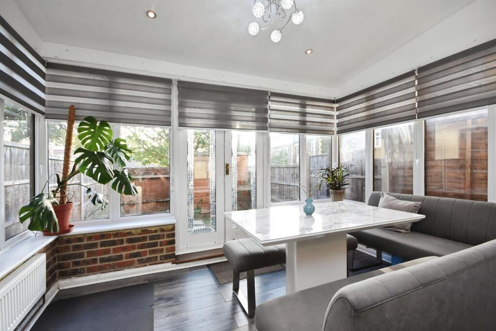 House in Romford - View 4