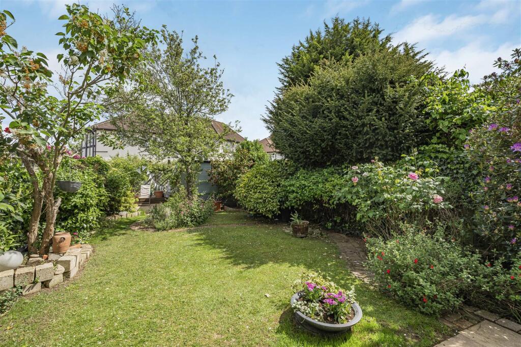 House in Kingston upon Thames - View 2