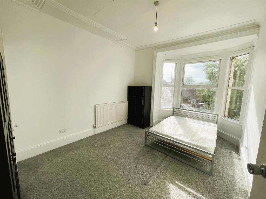 House in Southampton, Western Docks, Hill - View 5