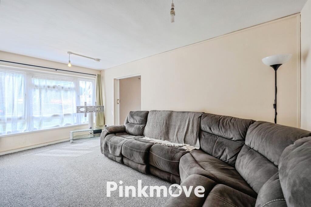 Apartment in Newport - More