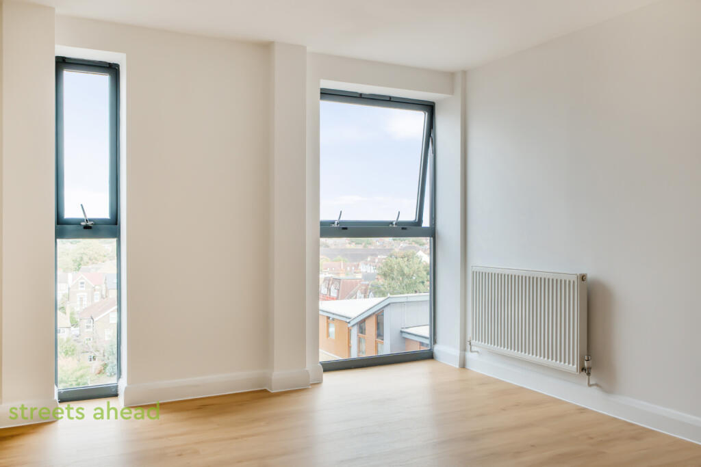 Apartment in Croydon - More