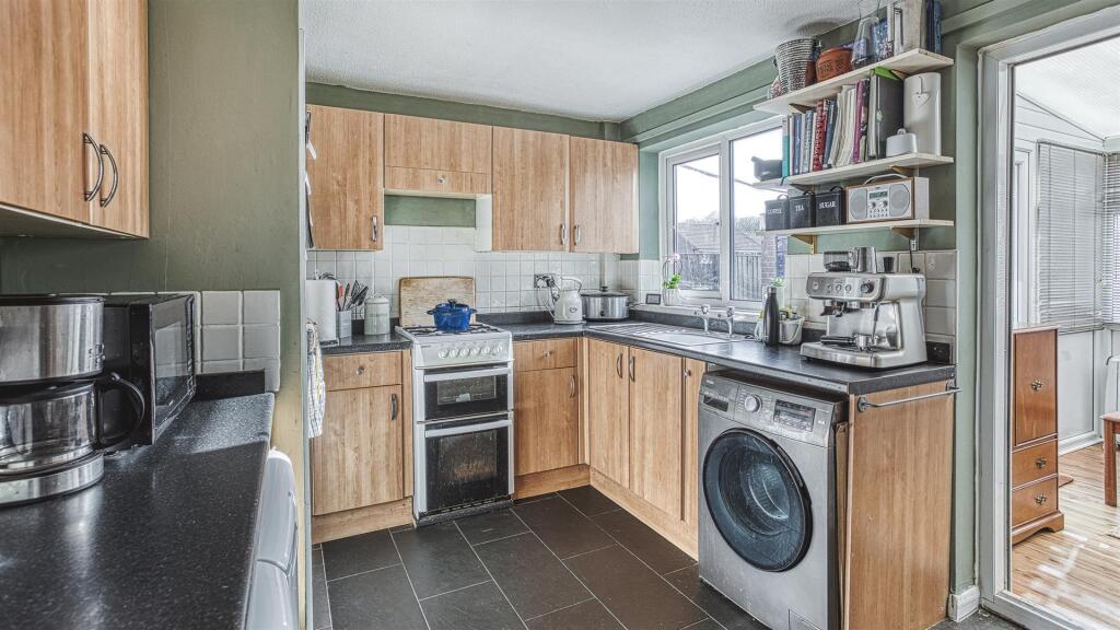 House in Derby, Mickleover - More