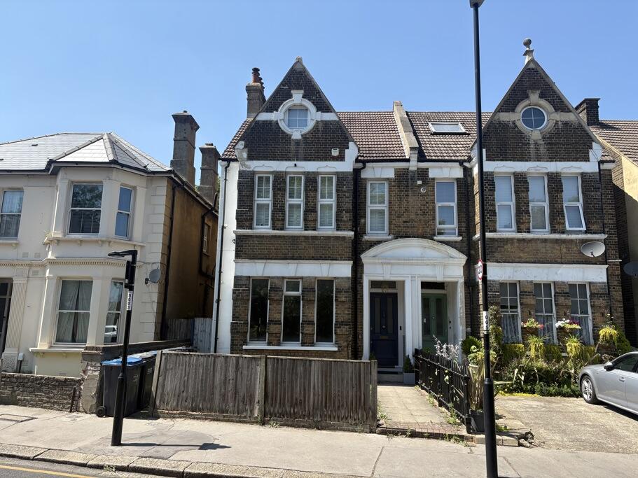 Main image of property: Ground Floor Flat 40 Moreland Road South Croydon Surrey CR2 7DL