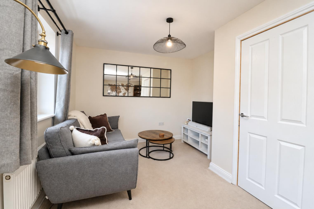 House in Hart, Crookham Park - View 3