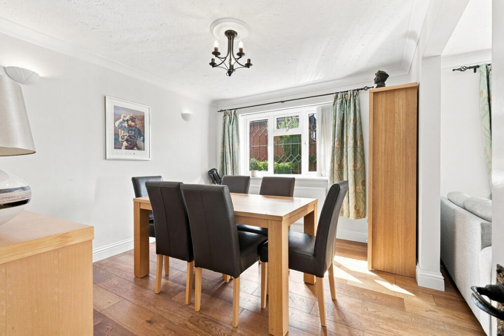 House in Southend-on-Sea - View 4