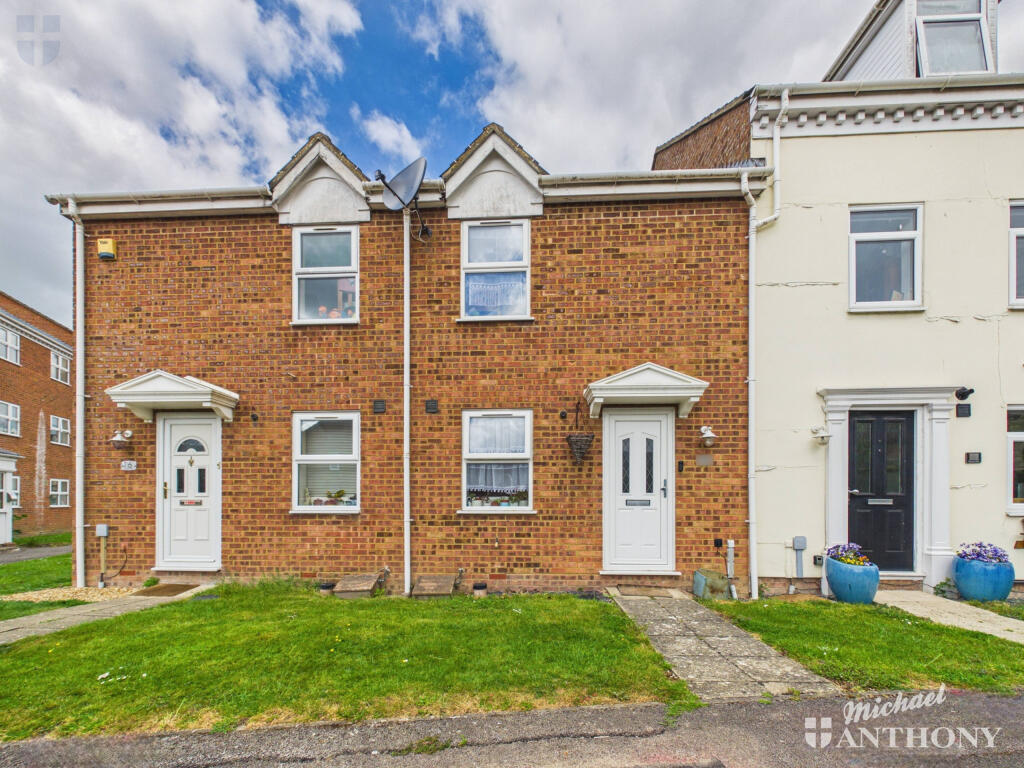 2-bed terraced on Stonechat, Aylesbury, £290,000