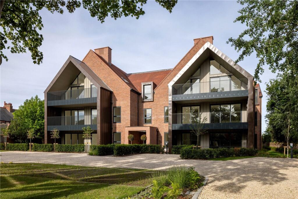 Main image of property: The Links, Meols Drive, West Kirby, CH48