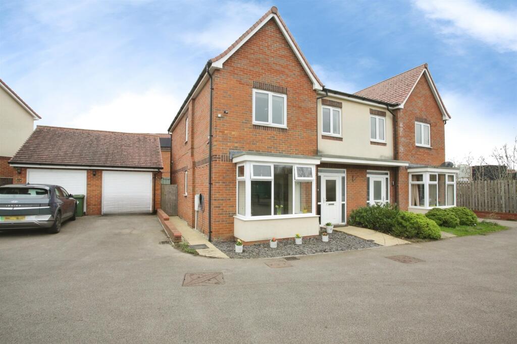 Main image of property: Curtis Close, RUGBY