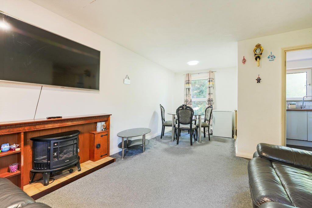 Apartment in Sheffield, South Yorkshire - More