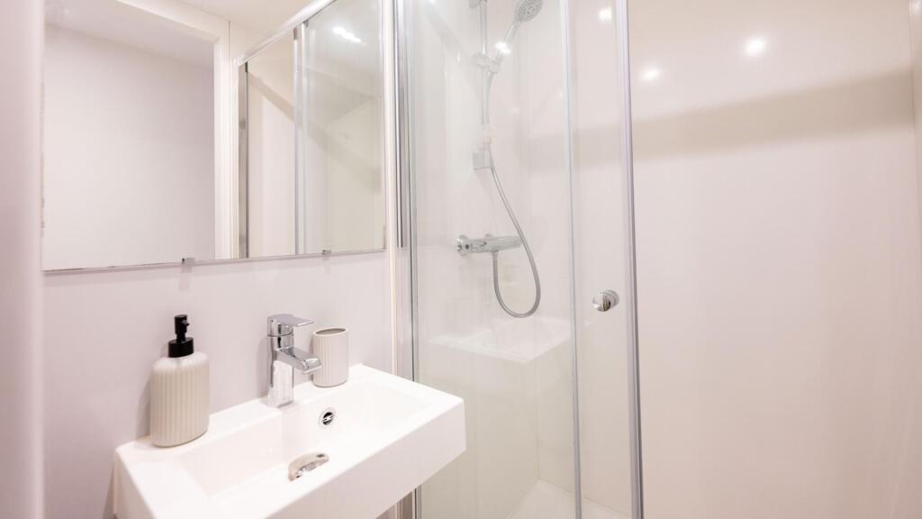 Apartment in Cardiff - View 5
