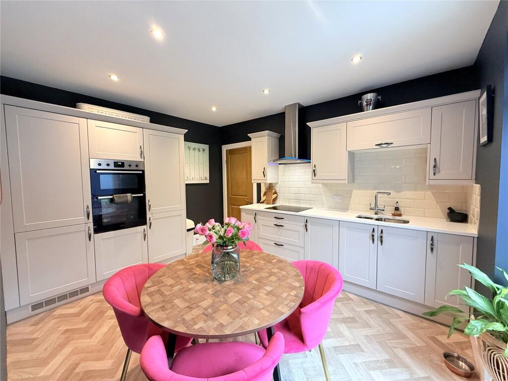 Main image of property: Lon Dan Y Coed, Cockett, Swansea, SA2