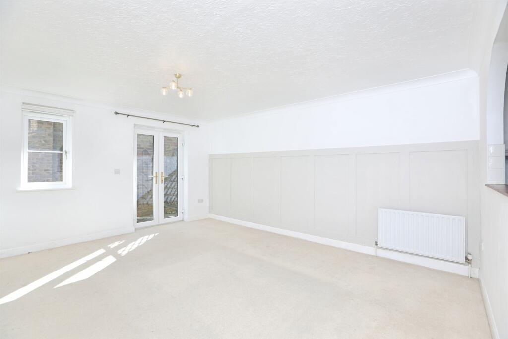 Apartment in Swale, Iwade - View 5