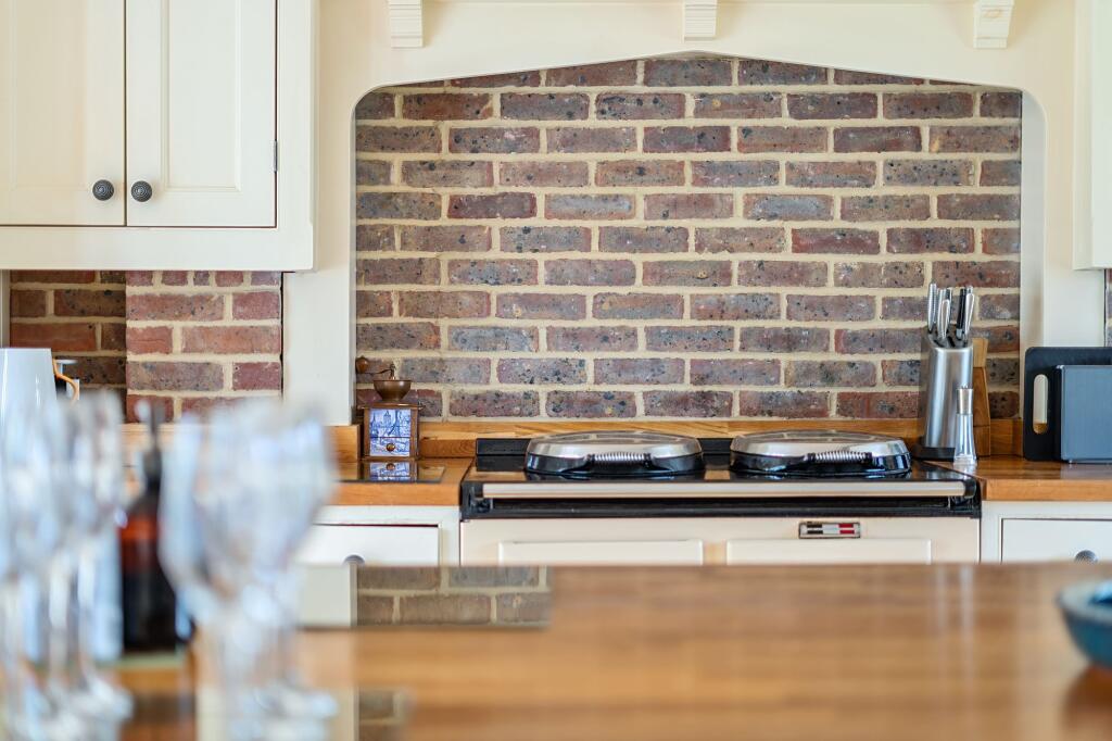 House in Horsham, Thakeham - More