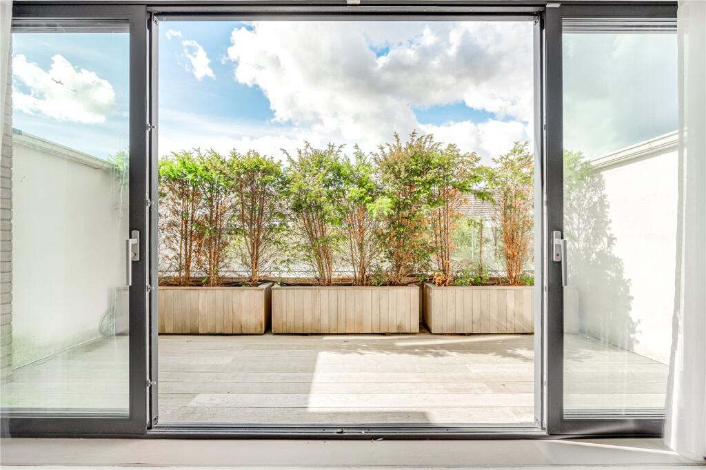 House in London - View 5