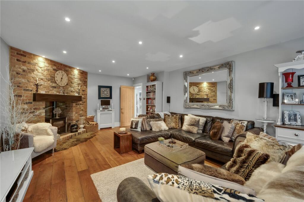 Ember Gardens, Thames Ditton, Surrey, KT7 photo 4
