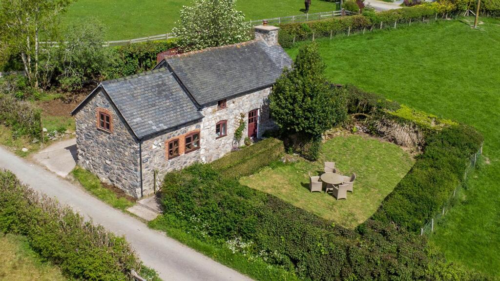 Main image of property: Cefn Coch, Llanrhaeadr Ym Mochnant, Oswestry